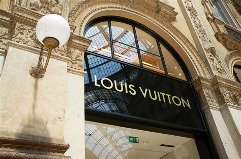 lv in milan|louis vuitton in milan italy.